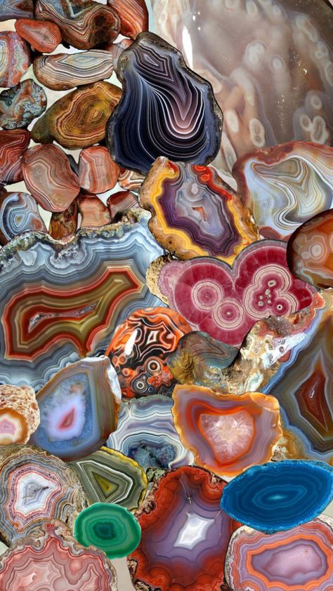 Agate collage #crystal #crystals #lanadelreyaesthetic Crystal Collage, Crystals Aesthetic, Deck Inspiration, Agate Rock, Rock And Minerals, Agate Art, Agate Rocks, Crystals Print, Rock Textures