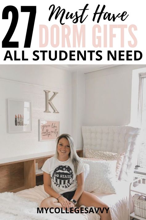 The most popular dorm gifts that all students are asking for this year College Freshman Dorm, College Dorm Gifts, Dorm Gifts, Gifts For College Students, College Dorm Checklist, College Dorm Organization, Dorm Room Gifts, College Girl Gifts, Freshman Dorm