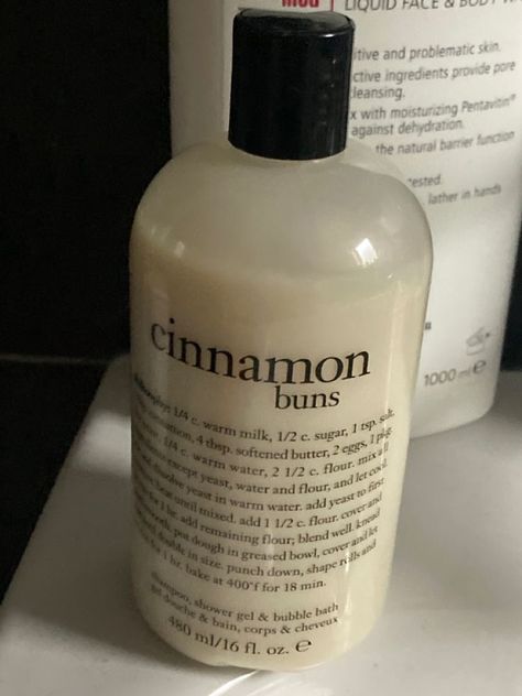 Brunette Vanilla Girl, Cinnamon Body Wash, Now My Life Is Sweet Like Cinnamon, Aesthetic Body Wash, Vanilla Girl Essentials, Wash Aesthetic, Aesthetic Vanilla Girl, Honey Whiskey, Cinnamon Hair