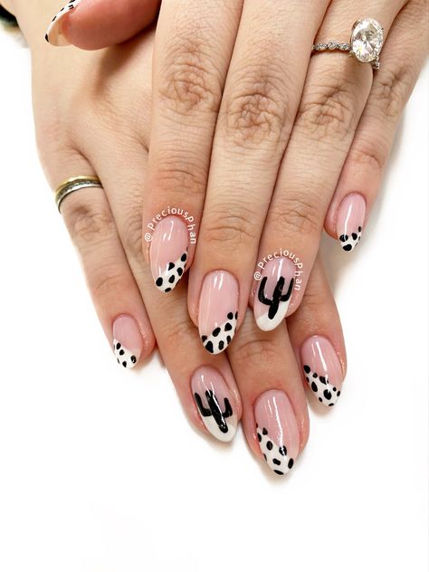 Cow And Cactus Nails, Short Cactus Nails, Rodeo Acrylic Nails, Texas Acrylic Nails, Boho Country Nails, Cow Girl Nail Design, Natural Western Nails, Nails For Rodeo, Short Nails Country