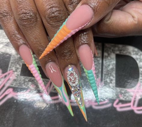 Gel Summer Nails, Basic Nail, Stilleto Nails Designs, Art 101, Long Stiletto Nails, Pointy Nails, Dark Academia Clothes, Academia Clothes, Broken Nails