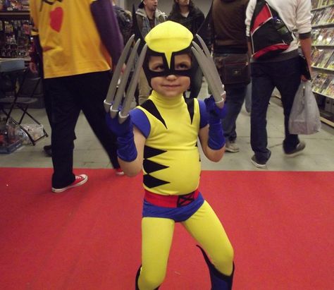 Mini Wolverine - Montreal ComicCon 2014 Diy Wolverine Costume Kids, Wolverine Costume Kids, Wolverine Costume, Tiny Titans, Kids Costumes, Costume Ideas, Montreal, Halloween, Kawaii