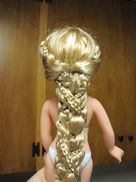 Never Grow Up: A Mom's Guide to Dolls and More!: Disney Princess and Me Rapunzel Braid Tutorial Norse Hairstyles, Weight Watchers Ice Cream, Drawing In Pen, Barbie Hairstyles, Rapunzel Braid, Rapunzel Doll, American Girl Hairstyles, Rapunzel Cosplay, Getting Stuff Done