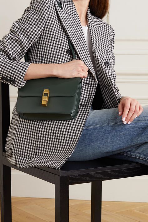 Green Bag Outfit, Shoulder Bag Outfit, Bag Saint Laurent, Modest Maxi Dress, Capsule Wardrobe Essentials, Bag Outfit, Green Handbag, Timeless Wardrobe Staples, Denim Trends