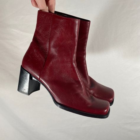 Cherry Boots, Cherry Red Boots, Dark Red Boots, Aw Outfits, Maroon Boots, Square Toe Leather Boots, Red Booties, Model Off Duty, Maroon Leather