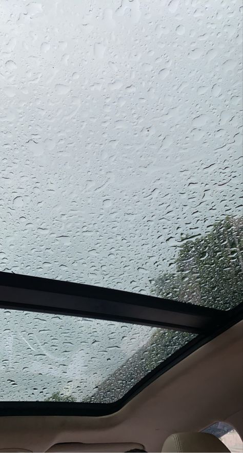 Sunroof Car Photography Aesthetic, Rain Drive, Airport Aesthetic, Rainy Day Aesthetic, Snap Streak Ideas Easy, Shadow Photos, Adventure Aesthetic, Chill Photos, Emotional Photography