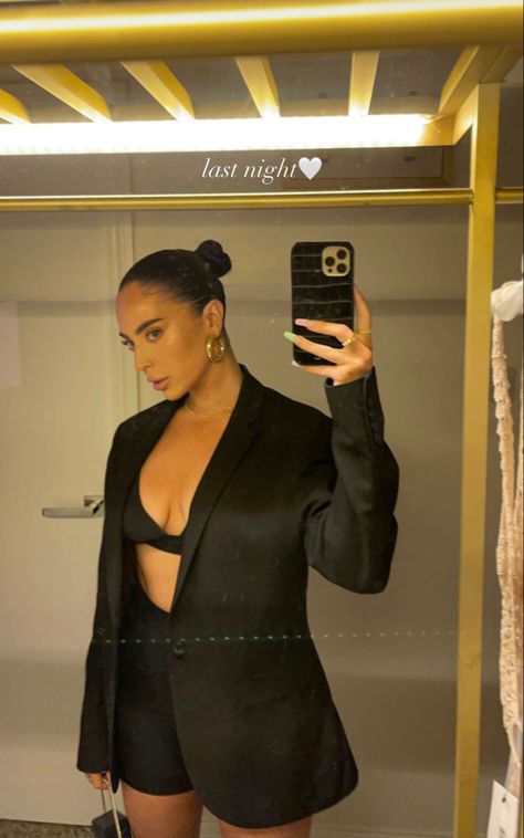 Bralets Outfit, Blazer Outfits Night Out, Blazer Going Out Outfit, Bralet Outfit, Blazer And Shorts Outfit, Nightout Outfit, Style A Blazer, Classy Going Out Outfits, Black Blazer Outfit