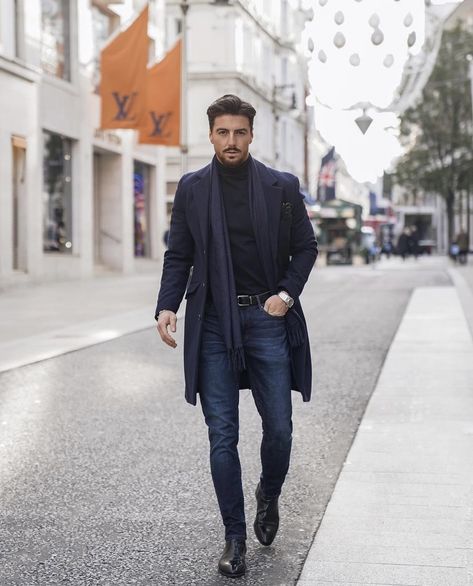 Blue Coat Outfit Winter, Navy Blue Coat Outfit, Navy Coat Outfit, Mens Navy Coat, Blue Coat Outfit, Rowan Row, Winter Fall Outfits, Winter Wear For Men, Casual Chic Fall