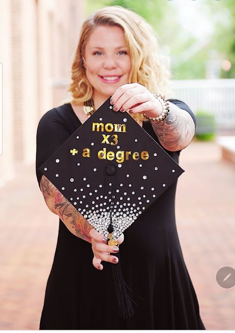 Sweet Photoshoot, Kailyn Lowry, Nurse Graduation Cap, College Mom, Graduating College, Nursing Graduation Pictures, College Graduation Photoshoot, Teen Mom 2, Diy Graduation Cap