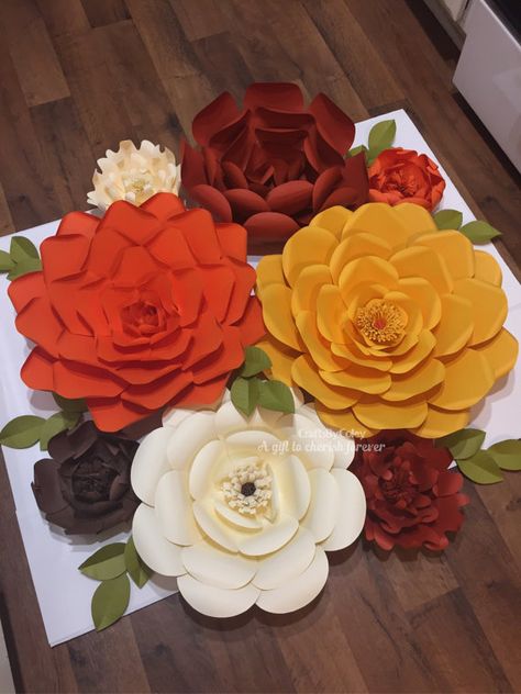 12 Ways to Decorate Your Walls for Fall - Dekorasi Halloween, Wedding Flower Girl Basket, Cute Origami, Autumn Paper, Fall Wall Decor, Large Paper Flowers, Paper Flower Backdrop, Giant Paper Flowers, Paper Flower Tutorial