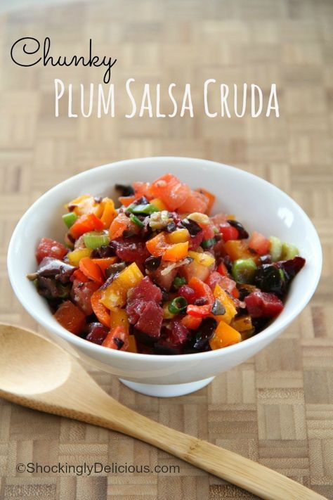 Chunky Plum Salsa Cruda: Sweet plums in season highlight this fresh, rustic chopped salsa, which works well with simple grilled fish, steak or chicken. You could also put it over cooked pasta or greens if you like! Plum Salsa, Fish Steak, Salsa Tomatillo, Highlights Summer, Thanksgiving Time, Cooked Pasta, Cowboy Caviar, Fruit Salsa, Side Dish Recipes Easy