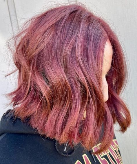 Red with Cool Rose Gold Undertone Rose Gold Hair Redhead, Rose Gold Red Hair, Gold Red Hair, Brownish Red Hair, Red Hair Ideas, Short Red Hair, Copper Red, Rose Gold Hair, Gold Hair