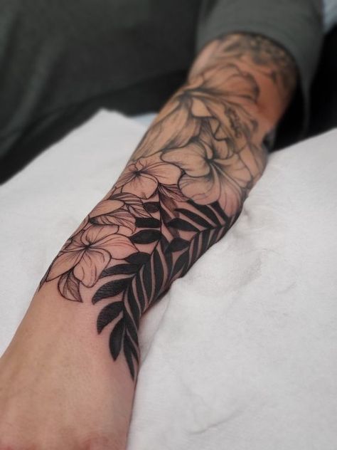 18 Ideas Discover Tropical Leaves Tattoos: Inked Visions of Nature's Elegance Leaves On Arm Tattoo, Tropical Hand Tattoo, Leaves Tattoo Men, Tropical Leaves Tattoo, Jungle Tattoo, Underarm Tattoo, Leaves Tattoo, Full Back Tattoos, Beach Tattoo