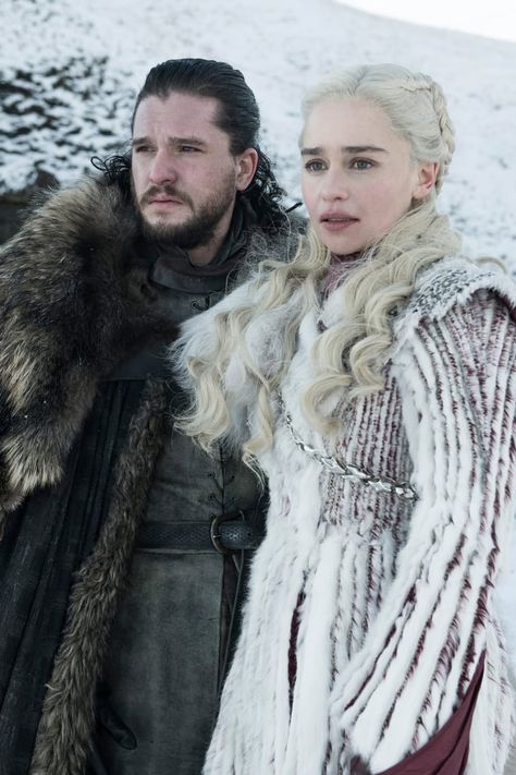 Game of Thrones: Everything You Ever Needed to Know About Season 8, and Just in Time Game Of Thrones Wallpaper, Daenerys And Jon, Snow Wallpaper, Jon Snow And Daenerys, Game Of Thrones Facts, Game Of Throne Daenerys, Got Characters, Game Of Thrones Quotes, Game Of Thrones Funny