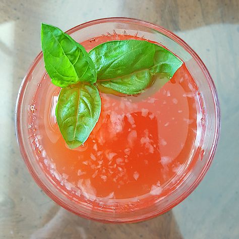 Strawberry Basil Kombucha Recipe - Bucha Brewers Basil Kombucha, Watermelon Kombucha, Blueberry Kombucha, Kombucha Flavors Recipes, Kombucha Recipes, Reading Pumpkin, Watermelon Basil, Kombucha Bottles, Kombucha Flavors