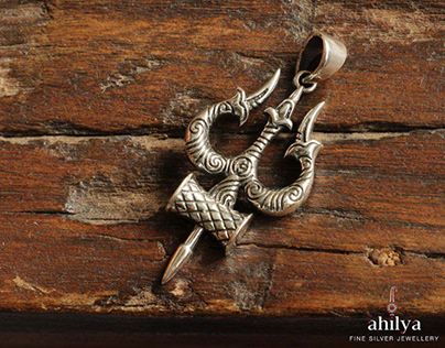 Check out new work on my @Behance profile: "Trishul Pendant" http://be.net/gallery/98061969/Trishul-Pendant Trishul Bracelets For Men, Trishul Locket, Mahadev Pendant, Shiva Locket, Trishul Pendant, Shiva Trishul, Shiva Mantra, Hindu Jewelry, Gold Pendants For Men