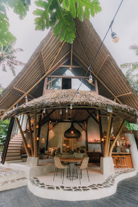 Bamboo House Bali, Earthen Home, Bali Huts, Small Barn House, Hut House, Tropical House Design, Farmhouse Vibes, Bamboo House Design, Jungle House