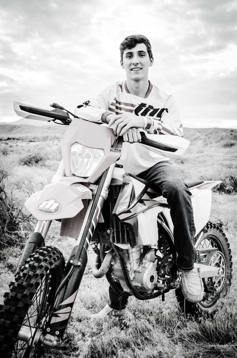 Poses With Dirt Bike, Senior Picture Ideas With Dirtbikes, Senior Photos Dirt Bike, Dirt Bike Photoshoot Picture Ideas, Senior Dirt Bike Pictures, Dirt Bike Graduation Pictures, Motocross Senior Pictures, Dirtbike Senior Photos, Dirtbike Photo Shoot