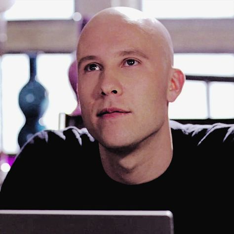 Lex Luthor Smallville, Carol Core, Funny Roast, Chloe Sullivan, Lex Luther, Michael Rosenbaum, Funny Roasts, Dc World, Kristin Kreuk