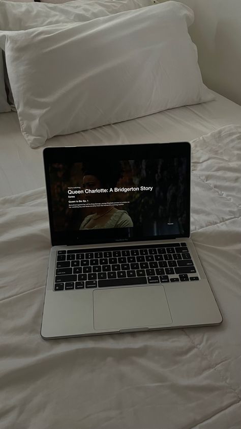 Bridgerton, queen charlotte, macbook, macbook aesthetic, movie aesthetic, movie Watching Shows On Laptop Aesthetic, Queen Charlotte Bridgerton Aesthetic, Macbook Story, Macbook Manifestation, Macbook Photos, Bridgerton Queen Charlotte, Macbook Ideas, Queen Charlotte Bridgerton, Bridgerton Queen