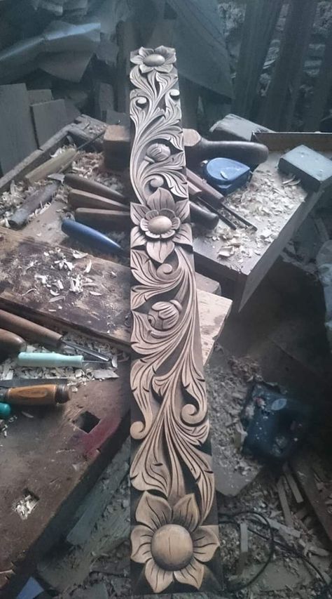 Tre Kunst, Wood Carving Furniture, Wood Carving For Beginners, Dremel Carving, Wood Carving Tools Knives, Carved Wood Wall Art, Wooden Front Door Design, Dremel Wood Carving, Carved Furniture