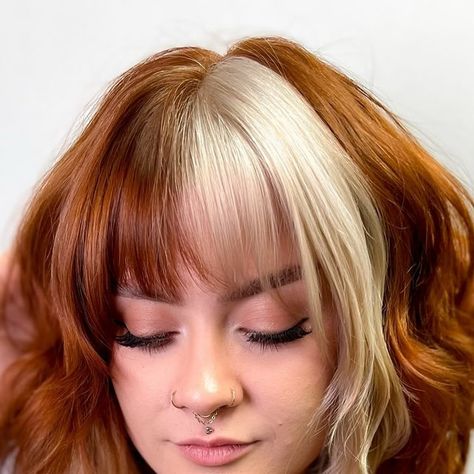 𝚂𝚊𝚟 ♡ 𝙲𝚘𝚕𝚘𝚛 𝚂𝚙𝚎𝚌𝚒𝚊𝚕𝚒𝚜𝚝 on Instagram: "blonde and copper baby 🧡🤍😍" Copper Hair With White Streak, Copper Skunk Stripe Hair, Copper And Blonde Hair, Blonde And Copper, Copper Blonde, Blonde Streaks, Dyed Blonde Hair, Split Hair, Copper Hair Color