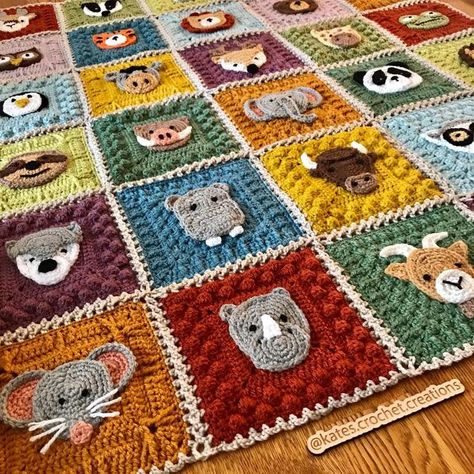 Animal Crochet Blanket, November Crochet, Animal Granny Squares, Crochet Blanket Animals, Crochet Patchwork Blanket, Animal Baby Blanket, Crochet Starfish, Blanket Squares, Character Blankets