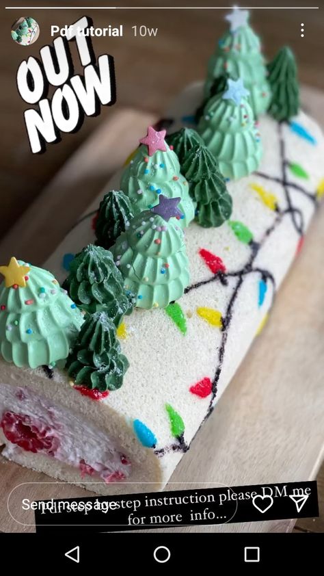 Christmas Dessert Roll Cake, Christmas Roll Cake Decoration, Christmas Rolled Cake, Holiday Roll Cake, Christmas Cake Roll Designs, Christmas Sweet Rolls, Fall Roll Cake, Christmas Cake Rolls, Halloween Roll Cake