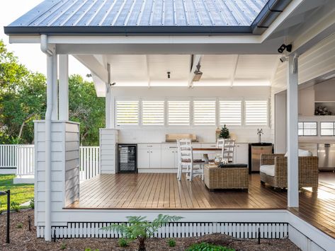 Modern Queenslander, Hamptons Farmhouse, Hampton Style Home, Queenslander House, Hamptons Style Homes, Outdoor Bbq Kitchen, Building Company, Outdoor Living Rooms, Outdoor Living Design