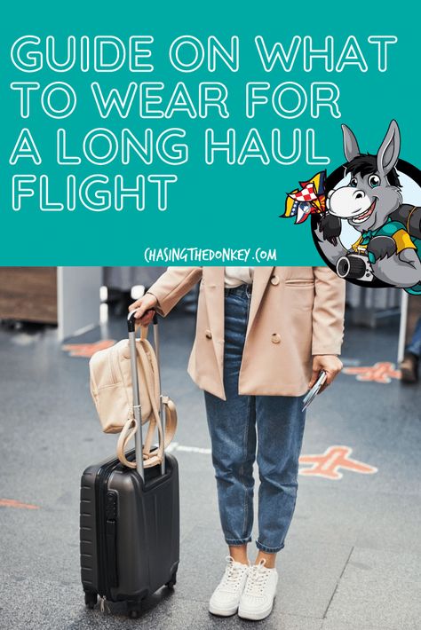 What To Wear On A Long Haul Flight - Best Outfit Tips | Chasing the Donkey Long Haul Flight Outfit, Travel Outfit Plane Long Flights, Long Flight Tips, Matching Loungewear Set, Plane Outfit, Comfortable Travel Outfit, Flight Outfit, Air Port Outfit, Comfy Travel Outfit