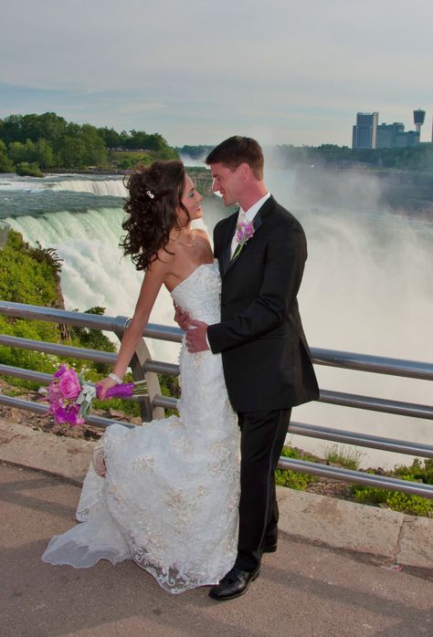 Love in Niagara Falls NY #fallsweddingchapel Niagara Falls Wedding, Fall Wedding Attire, Fall Wedding Venues, Autumn Family Photography, Ny Wedding Venues, Niagara Falls Ny, Autumn Wedding Reception, Fall Wedding Photos, Wedding Options