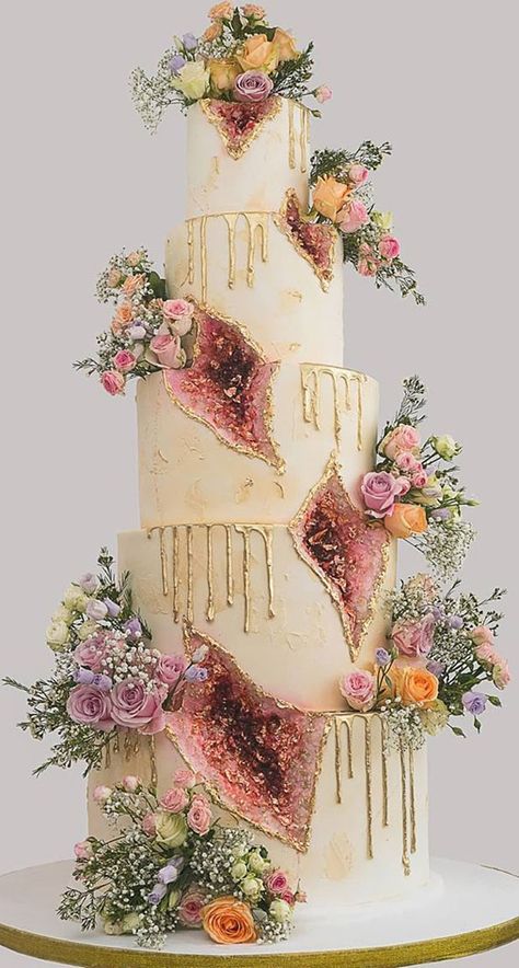 Floor Cake Design, Geode Wedding Cake, White Geode Cake, Geode Cake With Flowers, Wedding Cake Geode, Geode Wedding Cake With Flowers, Two Tier Geode Cake, Blue Geode Wedding Cake, Floral Geode Cake