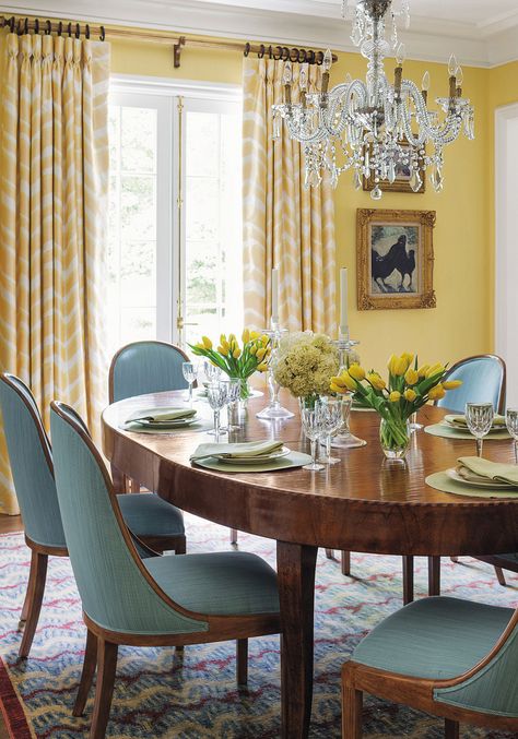 Modern Traditional Living Room Ideas, Modern Traditional Living Room, Ranch Makeover, Yellow Dining Chairs, Yellow Dining Room, European Decor, Drapery Designs, Estilo Shabby Chic, Comfortable Dining Chairs