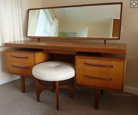 ... G Plan Dressing Table, Casa Retro, Vintage Mid Century Furniture, Maximalism, Design Del Prodotto, Retro Furniture, Decor Minimalist, Retro Home Decor, Century Furniture