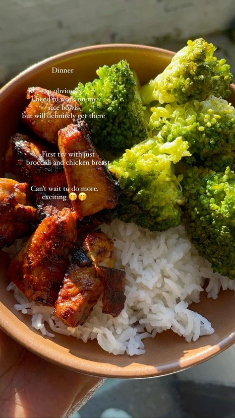 Broccoli Bowl Healthy, Peskitarian Food, Diet Rice Bowls, Chicken And Rice And Broccoli, Chicken And Rice Meal Prep Healthy, Chicken Breast Recipes Rice, Chicken Rice And Broccoli Recipes, Pollotarian Recipes, Chicken And Broccoli Recipes Healthy