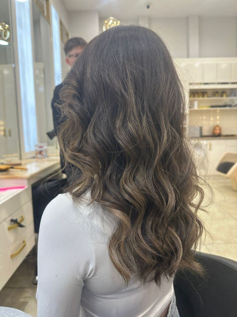 Hair Dressing Aesthetic, Hairdressing Aesthetic, Hairdresser Aesthetic, Hairstylist Aesthetic, Hairstylist Career, Hair Dressing, My Future Job, Brown Hair Inspo, Job Ideas