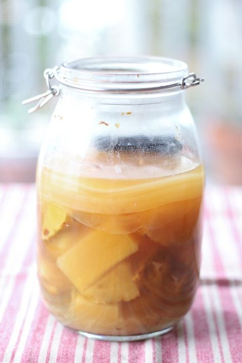 How To Make Raw Pineapple Vinegar Fermentation Station, Pineapple Vinegar, Homemade Vinegar, Fermented Recipes, Apricot Sauce, Fermenting Foods, Pickled Cauliflower, Drinking Vinegar, Infused Honey