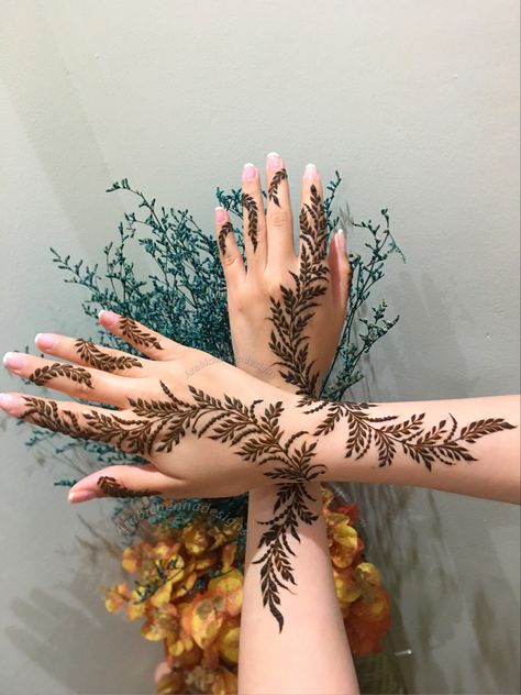 Uae Henna Designs, Dubai Henna Design, Palm Henna Designs, Small Henna Designs, Cute Henna Designs, Inai Pengantin, Mehendi Art, Artist Home, Arabic Henna Designs