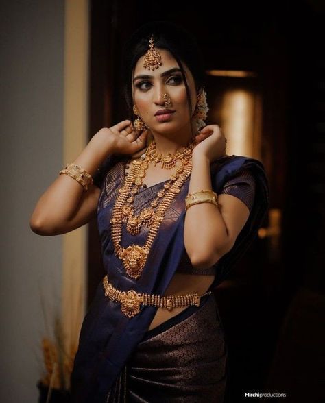 Weeding Sarees For Bride Kerala, South Indian Bridal Photoshoot, Tamil Bridal Photoshoot, South Indian Bridal Poses, Hindu Wedding Sarees Kerala, Bridal Poses In Saree, Bridal Sarees Kerala Hindu, South Indian Saree Photoshoot, Saree Poses Wedding