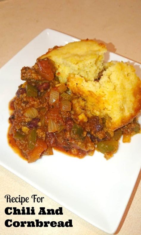 Easy CrockPot Chili With Cornbread On Top | Family Focus Blog Crockpot Chili And Cornbread, Cornbread Chili Casserole, Crockpot Cornbread, Airfryer Meals, Chili With Cornbread, Easy Crockpot Chili, Cornbread Chili, Chili Cornbread Casserole, Chili Casserole