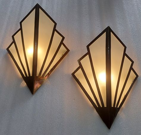 Art Deco Interior 1920s, Burlesque Club, Art Deco Wall Light, Art Deco Mood Board, Skyscraper Art, Earth Genasi, Living Room Art Deco, Art Deco Light Fixture, Dark Deco