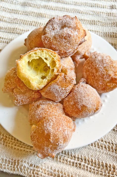 Sweet Fritters, Fried Recipes, Tres Leches Cake Recipe, Types Of Desserts, Filled Donuts, Individual Desserts, Custard Filling, Hispanic Food, Doughnut Recipe