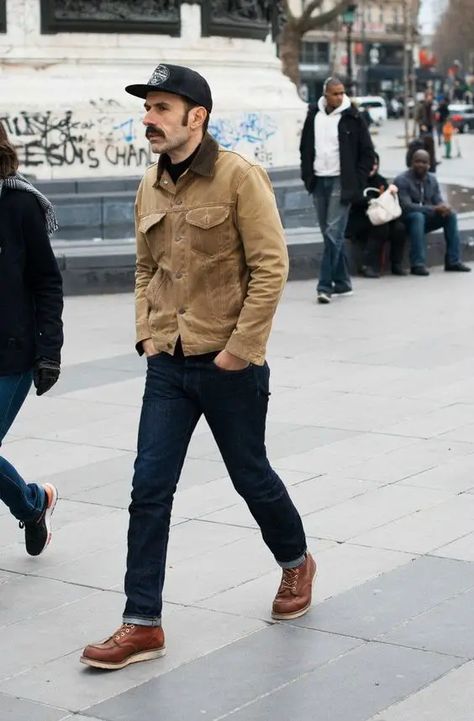 Fashion over 40: Trendy men’s styles and smart casual looks 45 ideas Workmen Fashion, Brown Corduroy Jacket Outfit, Workman Style, Corduroy Jacket Outfit, Americana Fashion Men, Outdoorsmen Style, Boots Men Outfit, Mens Corduroy, Boots Outfit Men