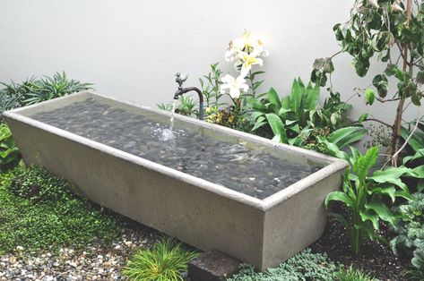 Troughs & Water Features Ground Water Feature, Concrete Trough, Small Backyard Ponds, Diy Water Feature, Garden Sink, Garden Ponds, Garden Water Feature, Small Water Features, Water Trough