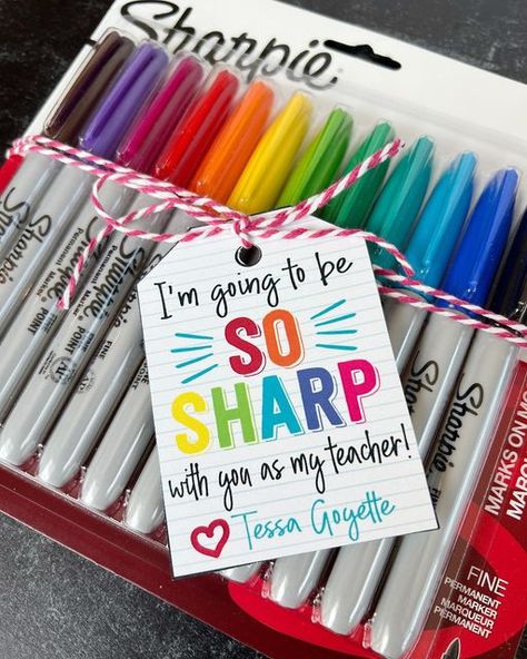 Sharpie Teacher Gift, Back To School Teacher Gifts, Room Mom, School Teacher Gifts, Permanent Marker, Human Resources, School Crafts, School Teacher, Teacher Gift