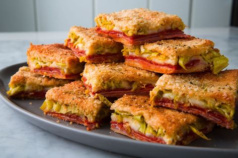 Antipasto Squares Are Unbelievably Addicting Delish  FOR JOHN Antipasto Squares, Make Ahead Christmas Appetizers, Christmas Recipes Appetizers, Square Recipes, Crescent Roll Recipes, Christmas Appetizers, Provolone, Crescent Rolls, Wrap Sandwiches