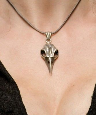 Bellatrix Lestrange's bird skull pendant Bellatrix Necklace, Bellatrix Lestrange Halloween, Bellatrix Cosplay, Bellatrix Lestrange Costume, Bellatrix Lestrange Aesthetic, Seduce And Destroy, Bellatrix Black, Bird Skull Necklace, Marla Singer