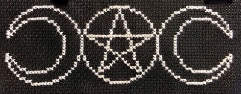 Hekate Cross Stitch, Triple Moon Cross Stitch, Pentagram Cross Stitch, Witchcraft Embroidery, Goddess Cross Stitch, Wicca Crafts, Witchy Crochet, Pagan Cross Stitch, Gothic Crafts