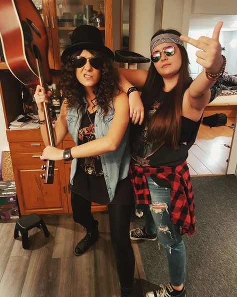 Slash And Axl Rose, Rose Halloween Costume, Axl Rose And Slash, Slash Costume, Slash And Axl, Halloween Costumes Easy, Axl Rose Slash, Rock Costume, Rock N Roll Dress