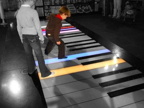 Piano Lights, Floor Piano, Interactive Spaces, Interactive Technology, Music Museum, Lion King Cakes, Piano Room, Interactive Installation, My Idea